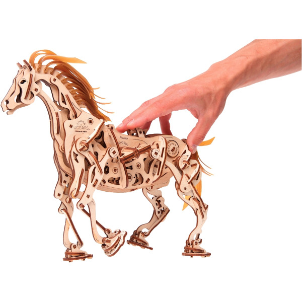 Maquette mécanique en bois, cheval