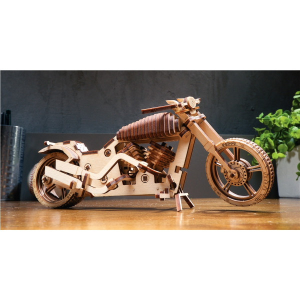 Maquette mécanique en bois, moto