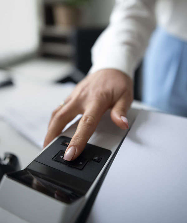 Garçon faisant ses devoirs