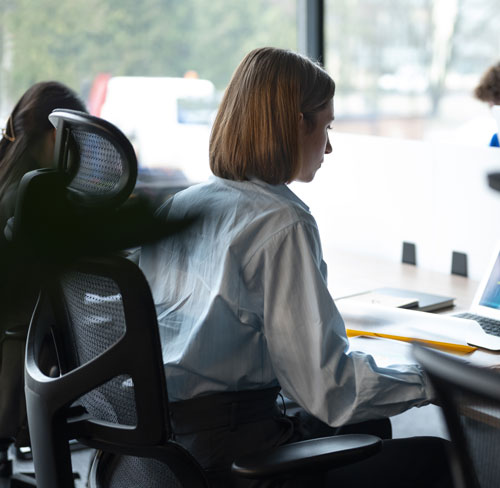 Jeune fille allant en CE2